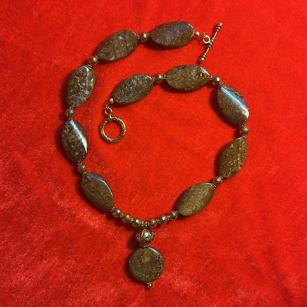 Handcrafted Bronzite & Hematite Gemstone Necklace & Earring set. - Picture 5 of 6